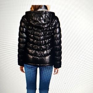NWT Kenneth Cole Women's Quilted Black Packable Puffer Jacket w Hood Medium